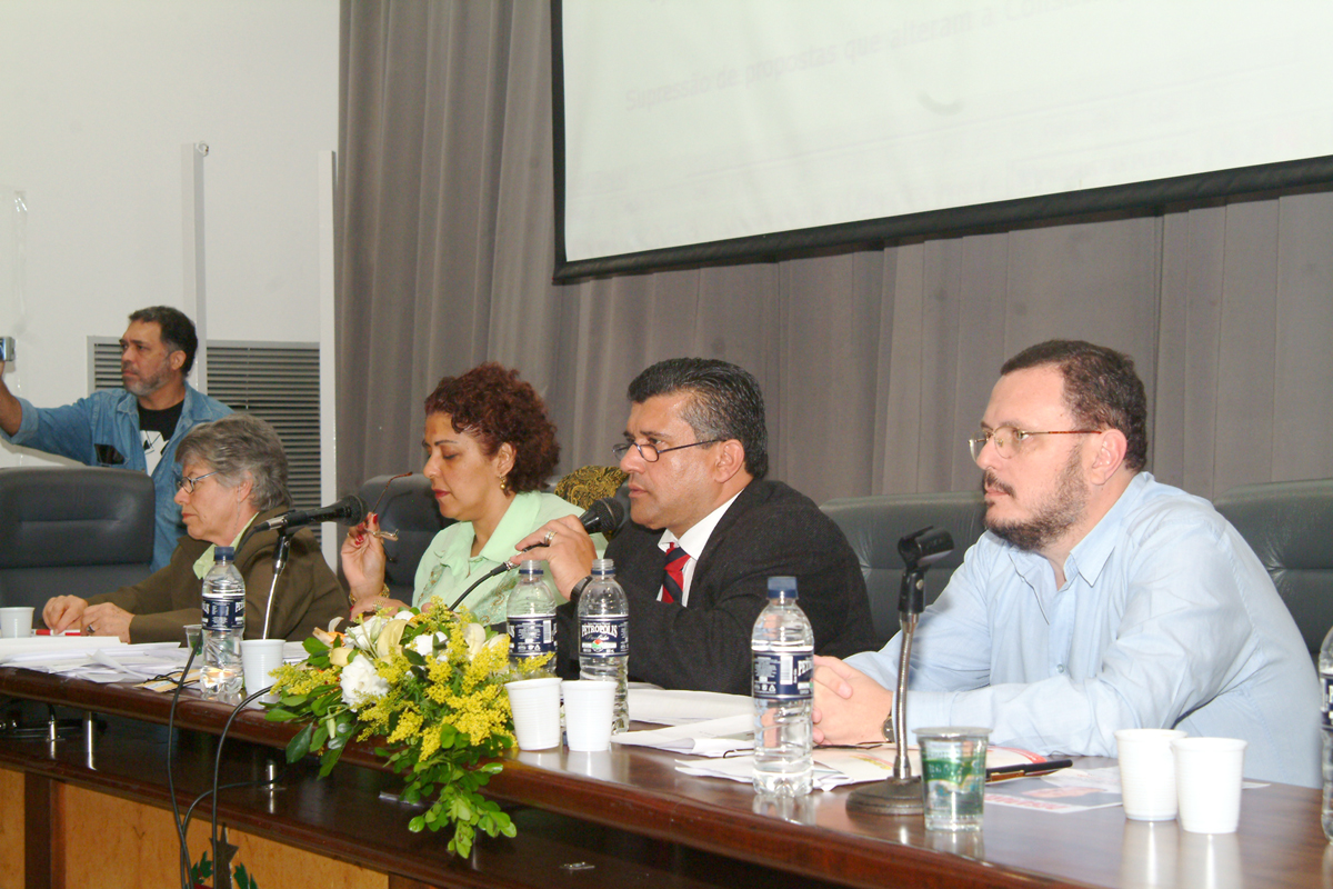 Ana Martins, Roseli Oliveira, talo Cardoso e Renato Simes<a style='float:right;color:#ccc' href='https://www3.al.sp.gov.br/repositorio/noticia/03-2008/V CONFana roseli italo simoes537marc.jpg' target=_blank><i class='bi bi-zoom-in'></i> Clique para ver a imagem </a>